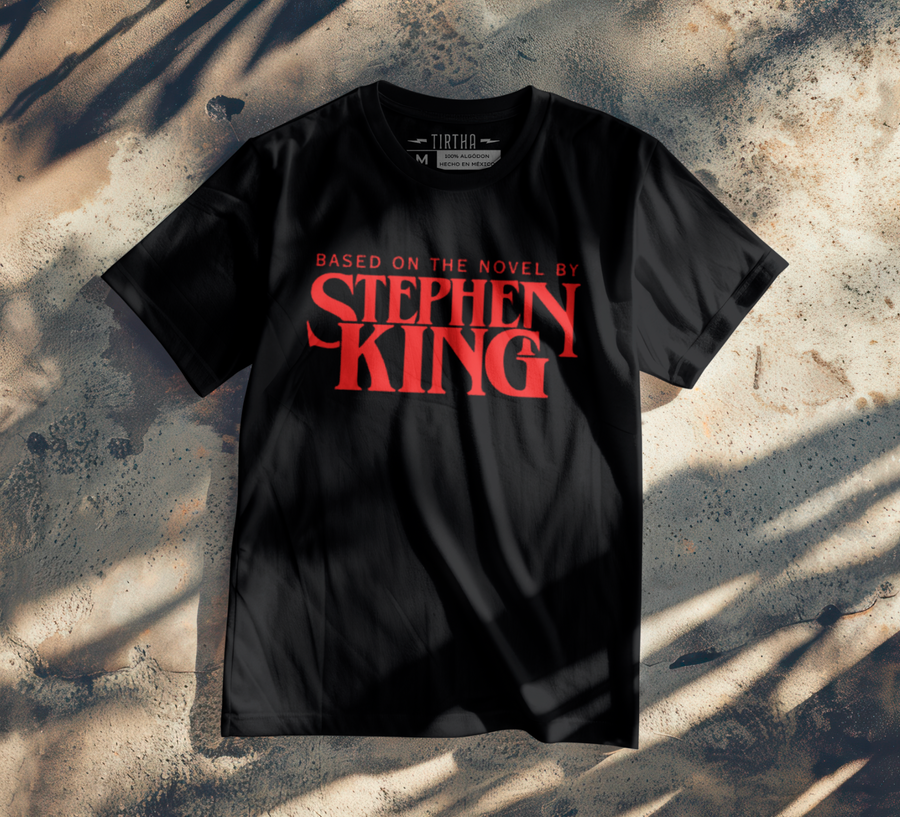 Based on the Novel by Stephen King - Playera de manga corta