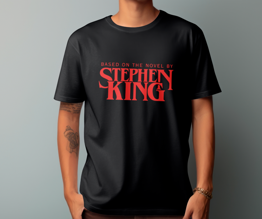 Based on the Novel by Stephen King - Playera de manga corta