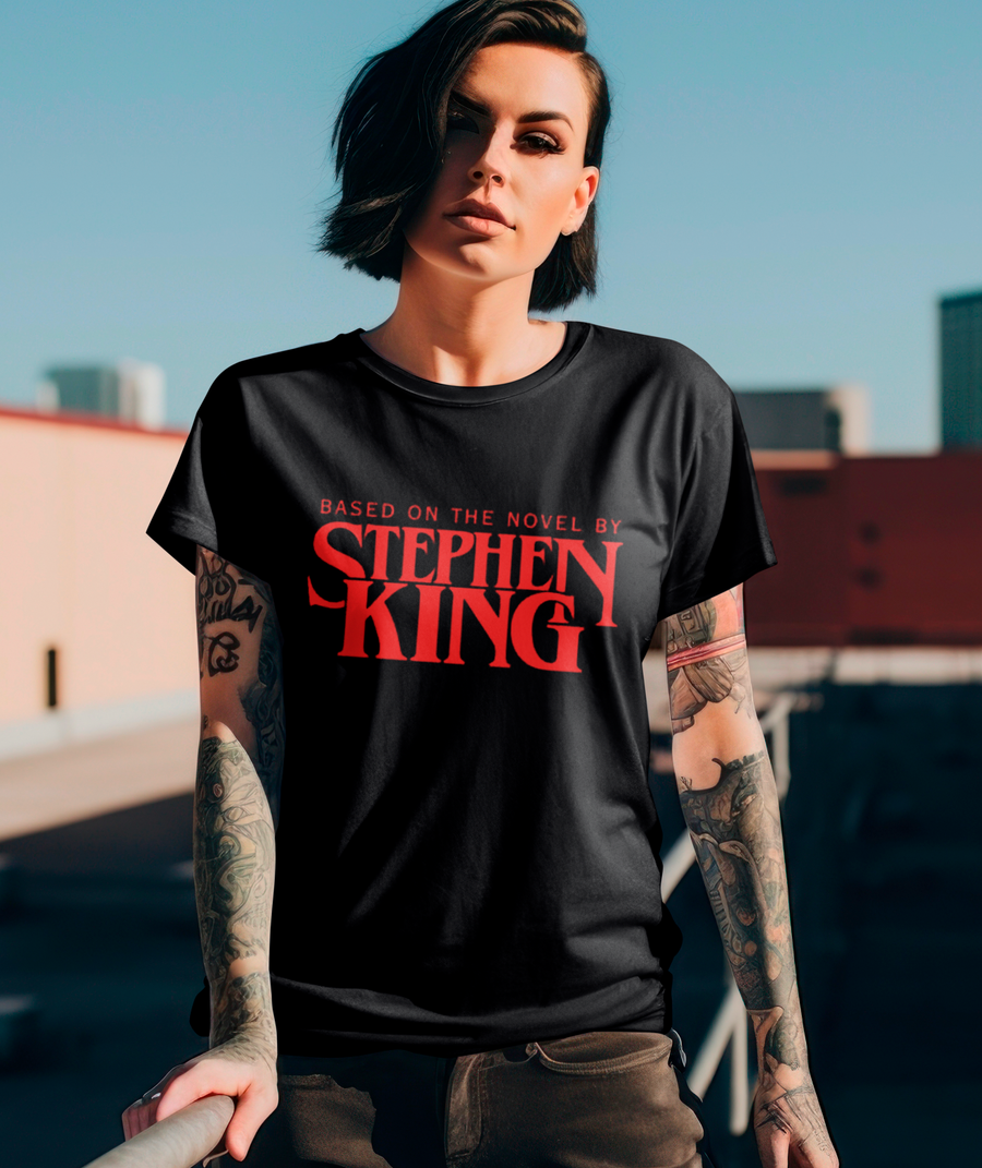 Based on the Novel by Stephen King - Playera de manga corta