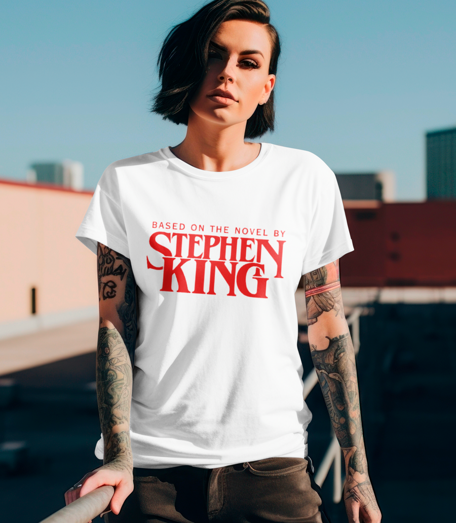 Based on the Novel by Stephen King - Playera de manga corta