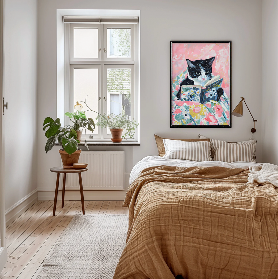 Tuxedo Cat Leyendo