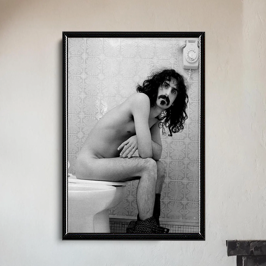 Frank Zappa en el baño