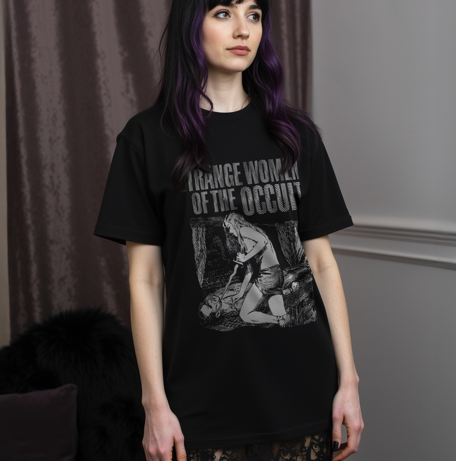 Strange Women of the Occult - Playera de manga corta