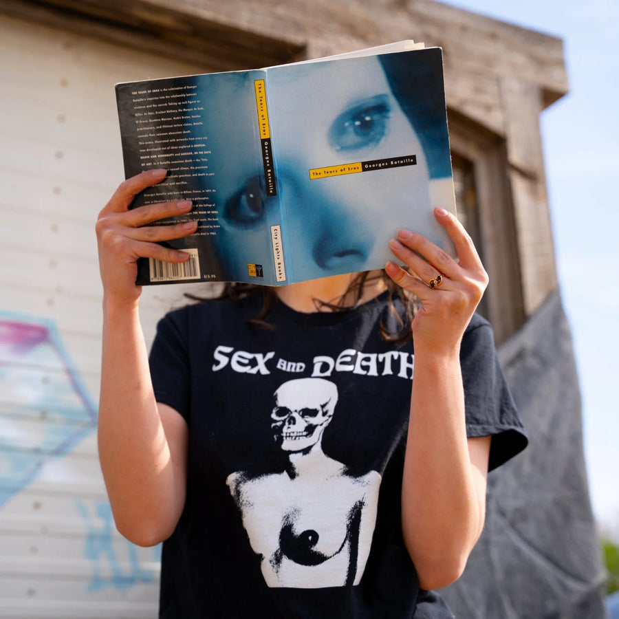 Bataille, Sex and Death - Playera de manga corta